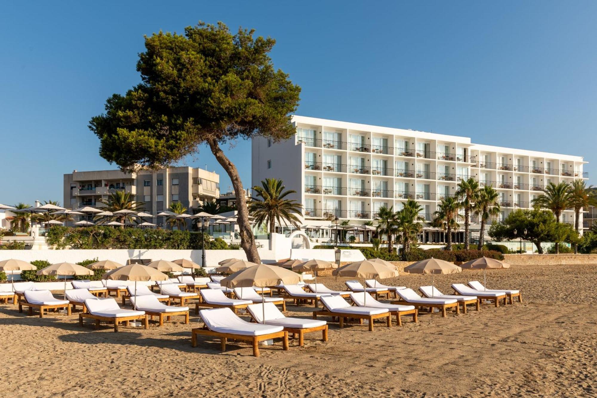 Hotel Riomar, Ibiza, a Tribute Portfolio Hotel Santa Eulária des Riu Exterior foto